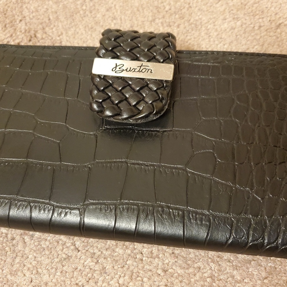 Buxton wallet